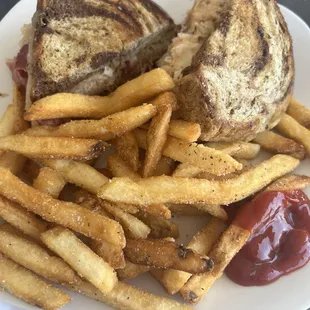 rueben and fries