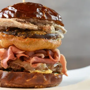 Possibly One of America&apos;s Best Burgers? Maybe, just maybe as Yelp names The 310 as One of America&apos;s Top 100 Places to Eat - 405 Traffic Jam