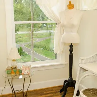 Brides Dressing Room at 314 Exchange, Louisville&apos;s Wedding Reception Venue