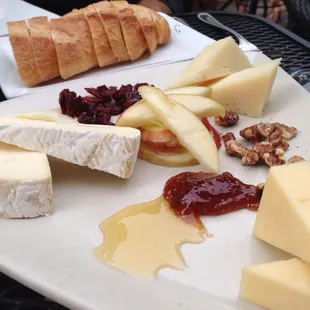 3 cheese platter