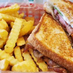 BLT perfection. Great lunch spot!