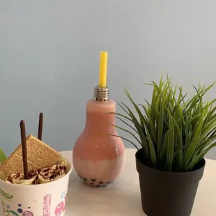 S&apos;mores ice cream, Lightbulb strawberry boba