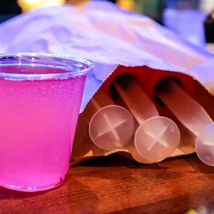 Enjoy Fremont Street, Live Music, delicious cocktails, jello shots &amp; hot pizza!