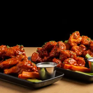 food, chicken wings and fried chicken