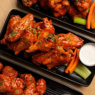 chicken, bbq chicken, fried chicken, bbq wings, fried chicken wings, chicken wings, chicken wings and fried chicken, food, poultry