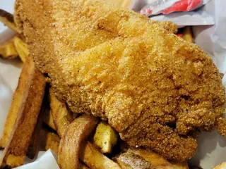 Phat Matts Wings & Fish