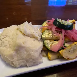 Shrimp scampi (veggies and mash patatoes)