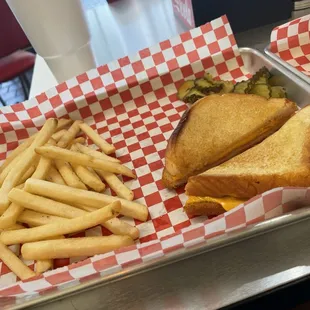 Grilled cheese and fries