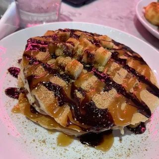 Turtle Cheesecake Pancakes