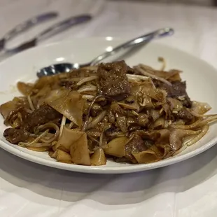 Beef flat noodles