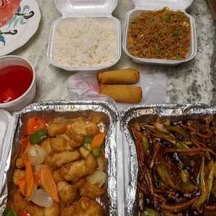 Almost the same take out as few weeks ago totally different quality. The too sweet artificially dyed sweet sauce was an indication