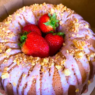 Fresh Strawberry Poundcake