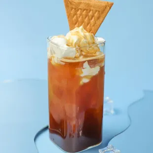 Vienna Einspanner （fresh whipping cream with americano）