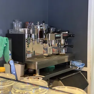 This is the machine that presses the tea fresh to order!