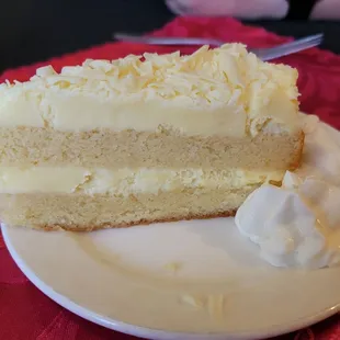 Lemoncello cake