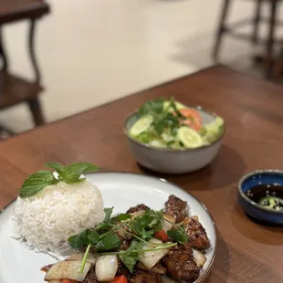 Shaking beef with rice