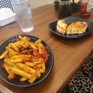 Cheese toast and fries