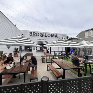 Super cute spot &amp; corn-hole too