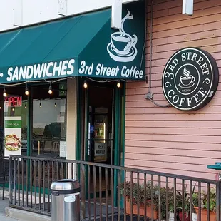 the entrance to the restaurant