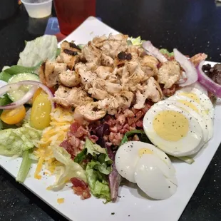 Grilled chicken Cobb salad
