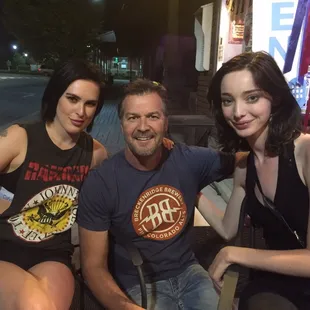 Rumor Willis (Bruce Willis daughter)  and Emma taking a break at the TapHouse while filming in Bardstown