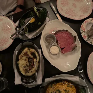 Mashed potatoes, roast prime rib (Chicago cut)