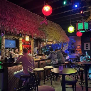 Was empty when we came in, but then it got full around 10pm