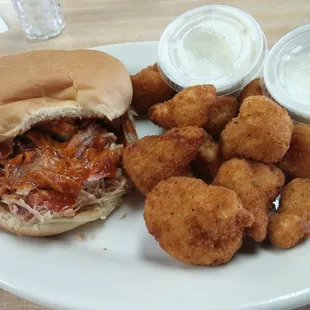 Pulled pork with sauce and deep fried cauliflower