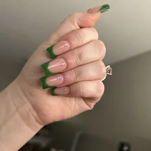 4 Season Nails & Spa