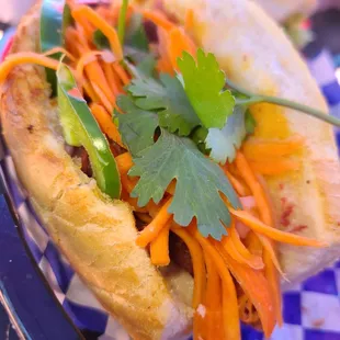 4 seasons banh mi.
