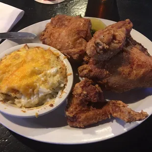 Broasted chicken and au gratins