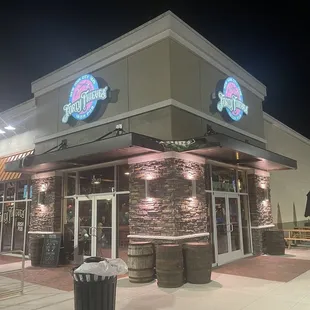Restaurant outside corner view.