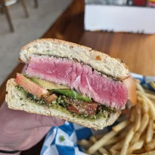 Poke tuna sandwich