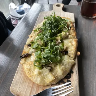Chicken Artichoke Flatbread
