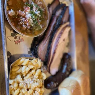 3meat platter with sliced turkey/ Brisket/ jalapeño sausage Mac&amp;Cheese Ranchero beans