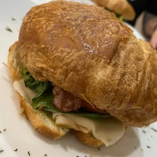 Turkey and avocado club