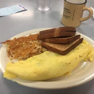 Omelette,Hash Browns and toast.