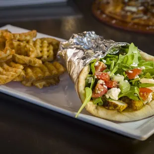 Garlic Chicken Pita