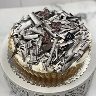 To Mom With Love: Get mom this gorgeous 9" Family Size Banana Cream Pie. Pre-order today!