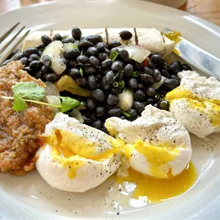 Huevos Ranchero w/poached eggs