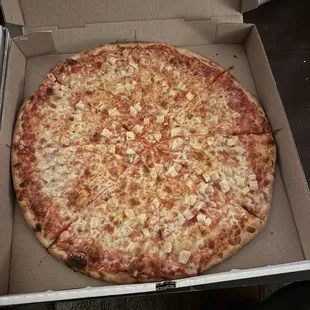 Chicken topping pizza