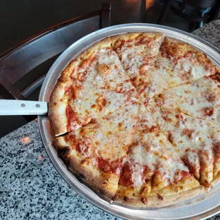 Medium cheese pizza... balance/ratio of cheese to sauce.