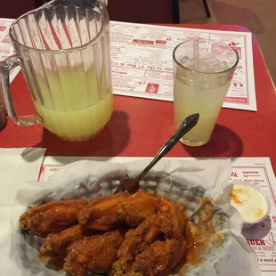Pitcher of lemonade. Medium wings. Very big and good.