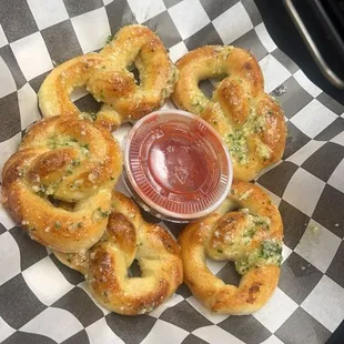 Garlic knots, Made to order