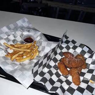 chicken wings and fried chicken, food