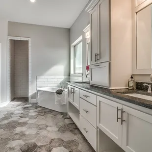 The Reserves at Still Meadows. 16001 Still Meadows, Edmond OK.