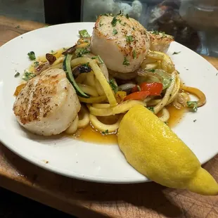 Scallops and Zoodles