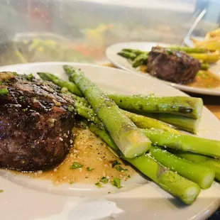 Tenderloin Filet and Asparagus