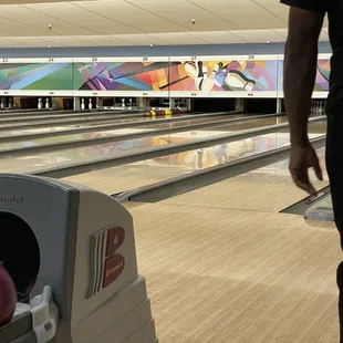 Balls piling up nobody servicing lanes