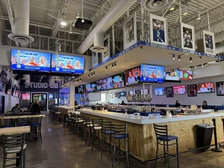 Vision’s Eatery & Lounge